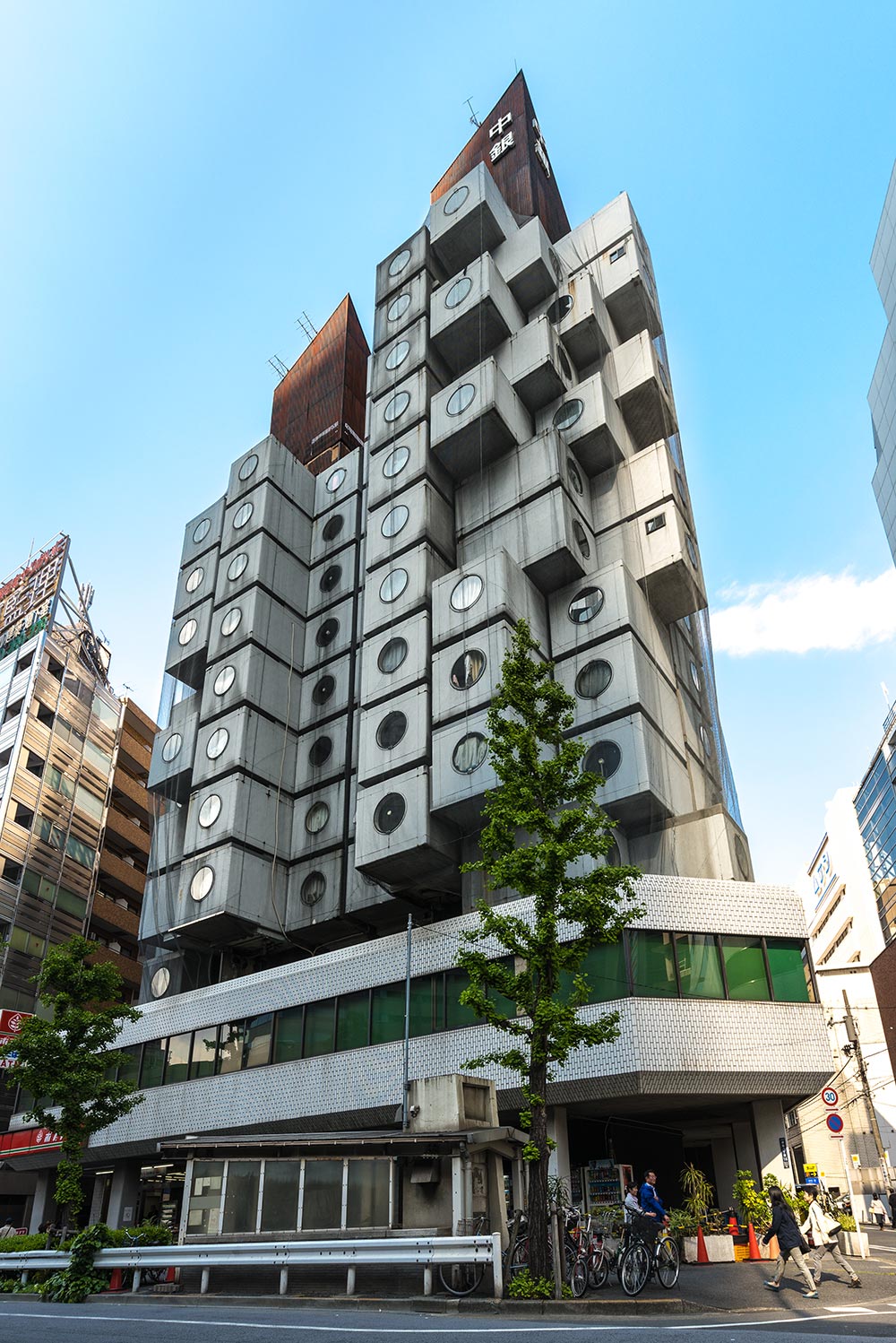 Nakagin-Capsule-Tower_3